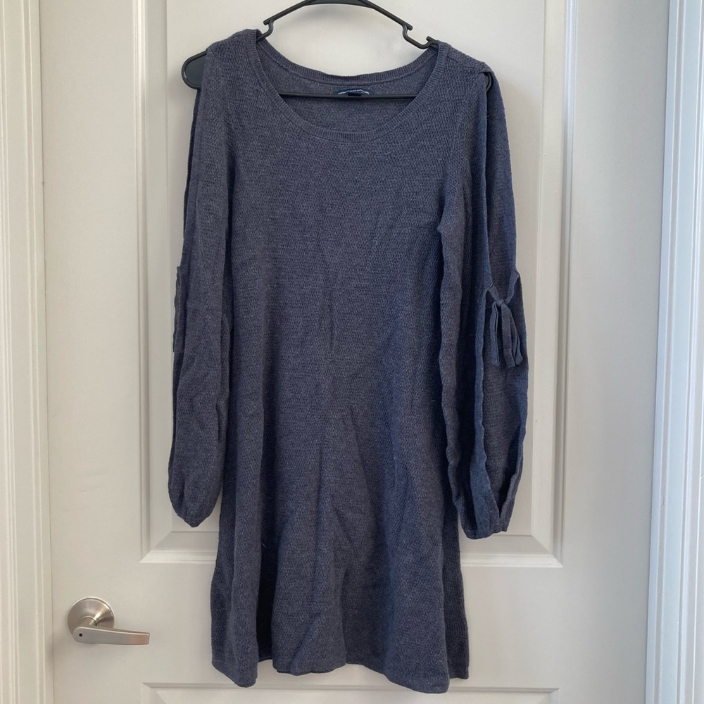 American eagle open arm keyhole sleeve dress